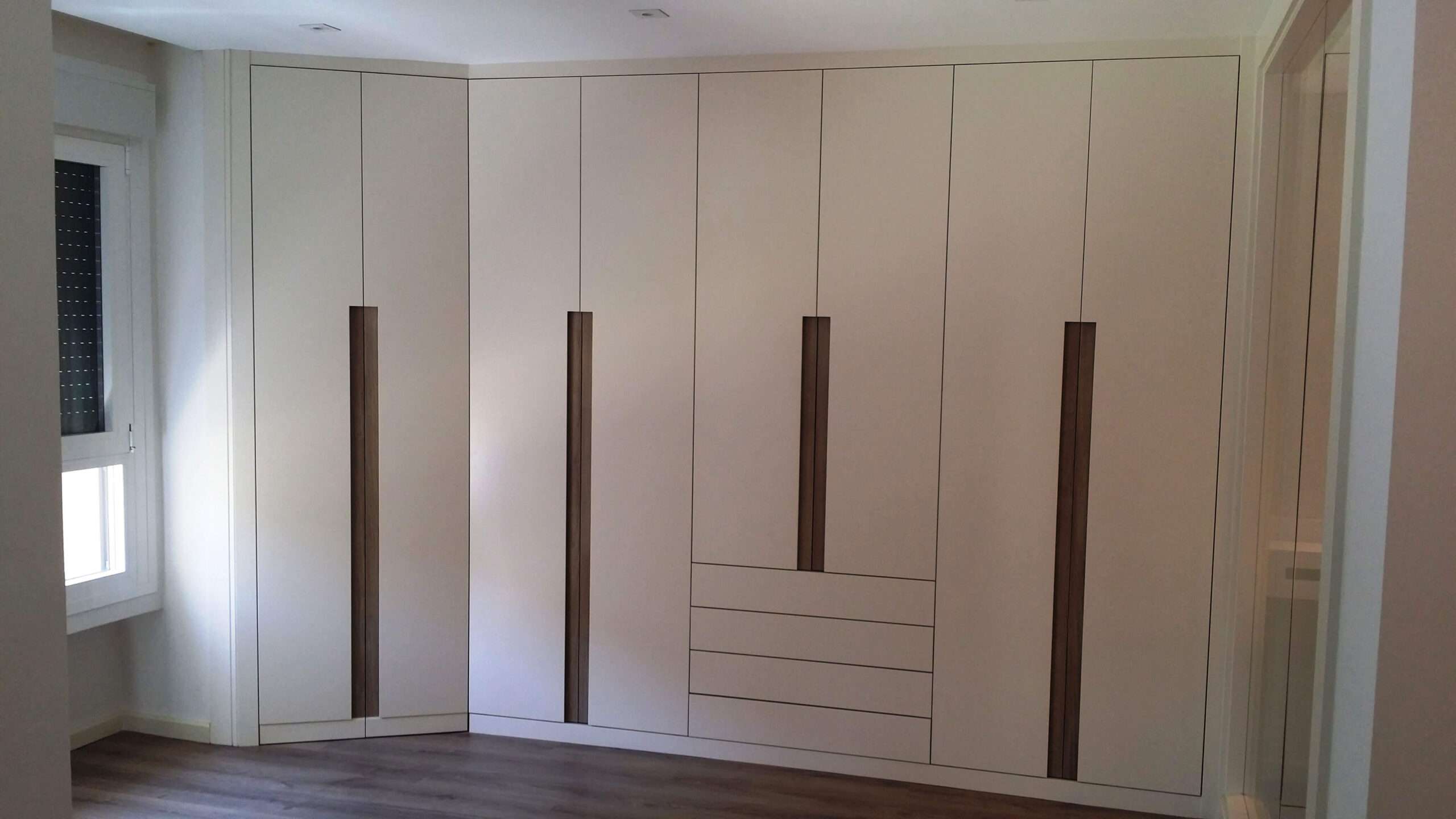 Portfolio - Dormitorios - Armarios Tirador Integrado