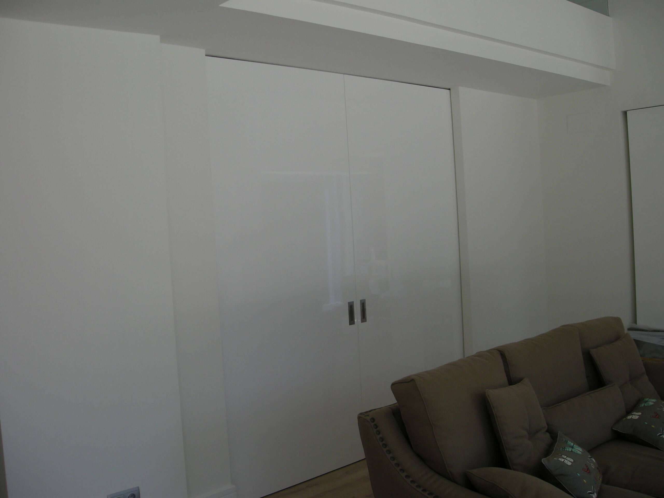 Portfolio - Decoración - Los Madroños Puerta Corredera